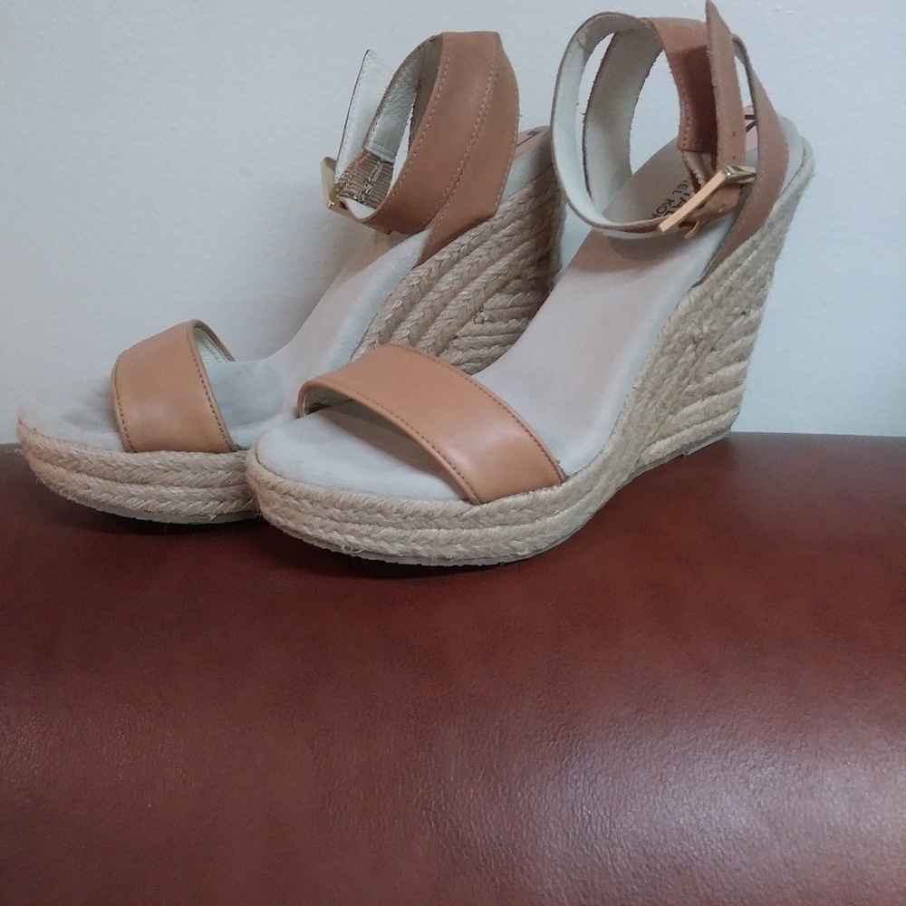 MICHAEL KORS LEATHER ESPADRILLE WEDGES Sz 7 - Picture 3 of 6